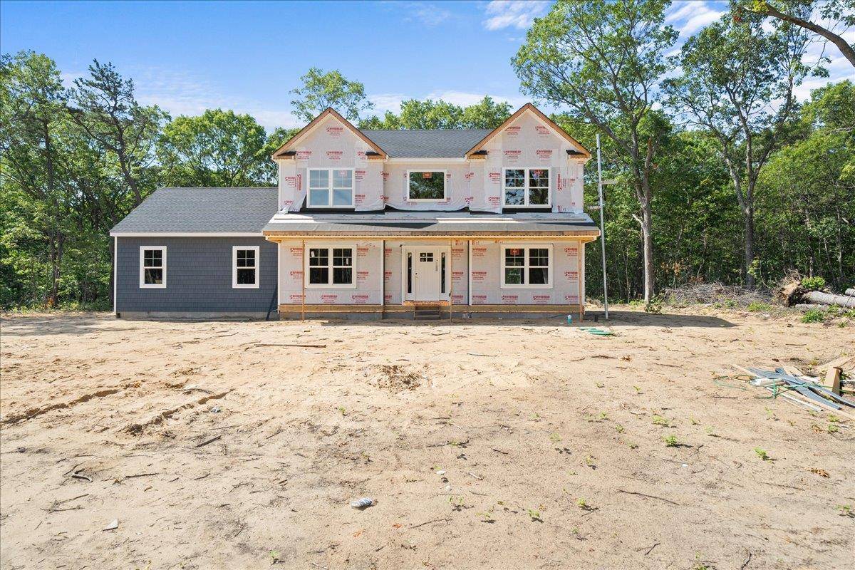 10 Fourth AVE, Centereach, NY 11720