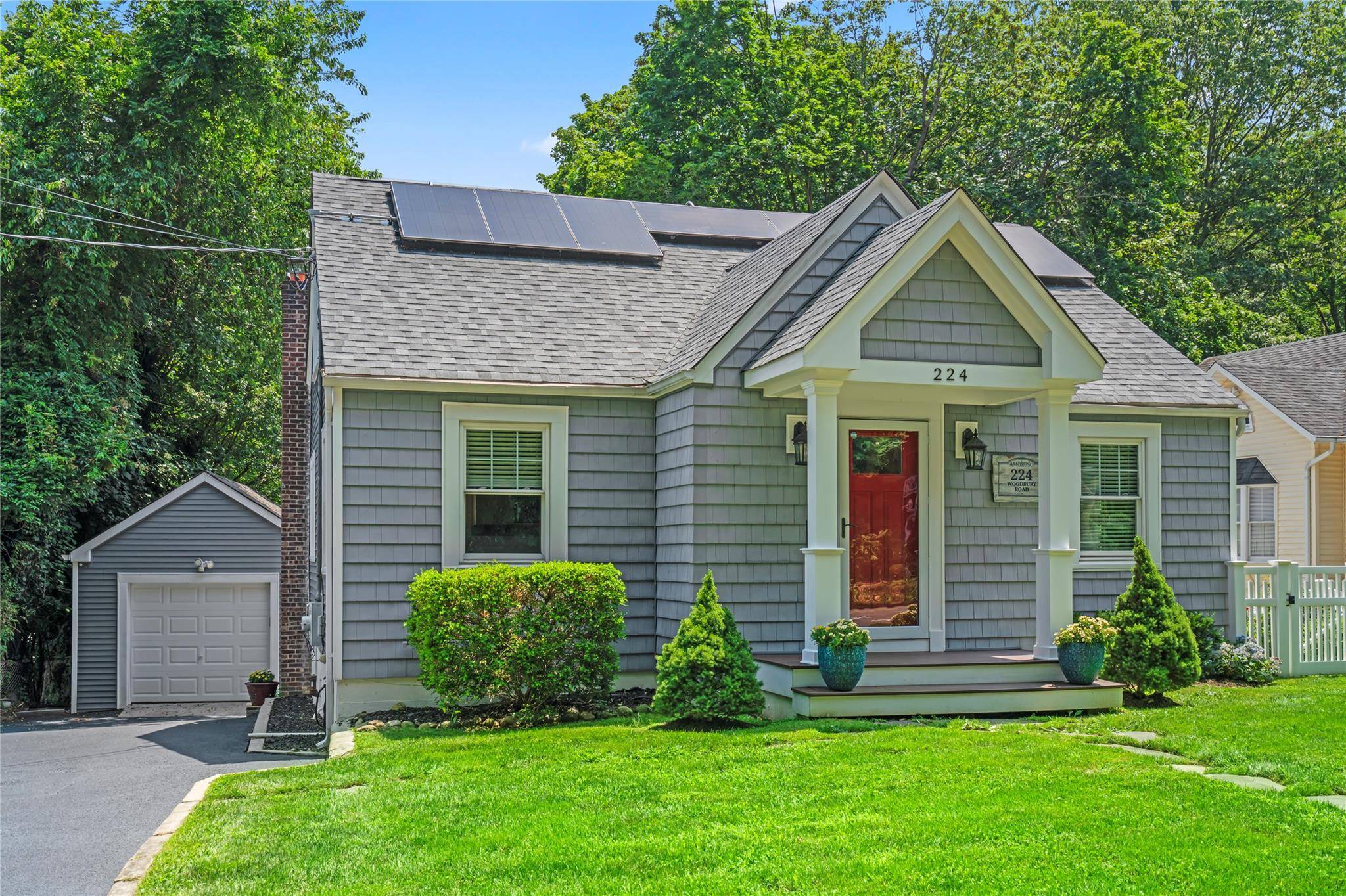 224 Woodbury RD, Huntington, NY 11743