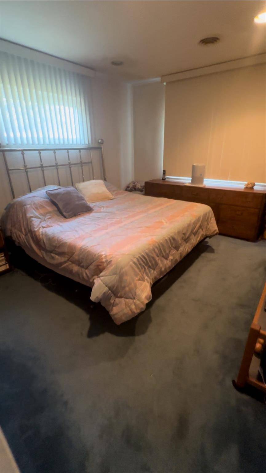 Plainview, NY 11803,1 Scott PL