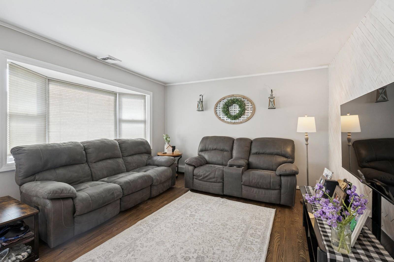 Deer Park, NY 11729,99 W 12th ST