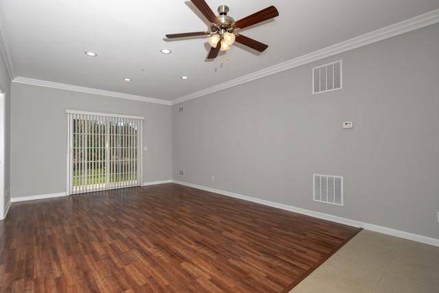 Ridge, NY 11961,255 Wading River Hlw #33