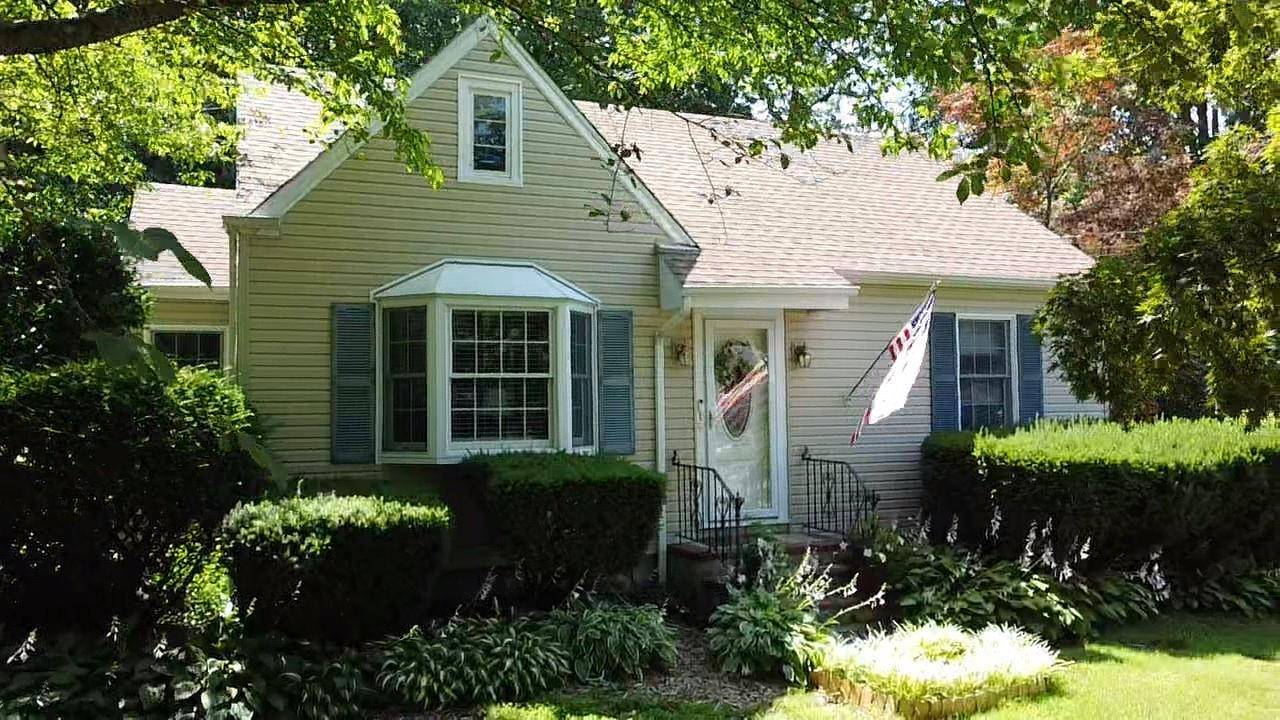 44 Crestwood DR, Huntington Station, NY 11746