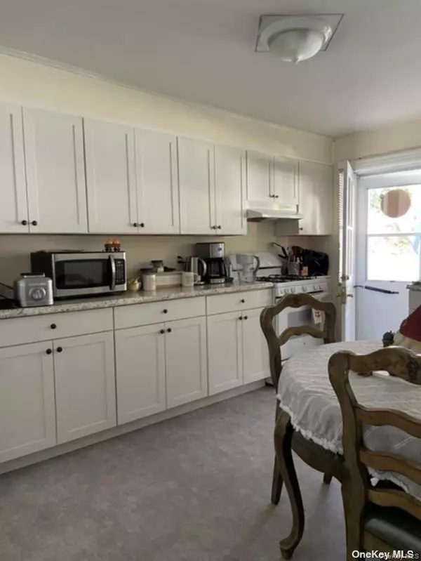 Northport, NY 11768,177 Main ST #B4