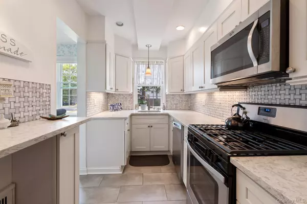 Rockville Centre, NY 11570,102 S Village AVE #2B