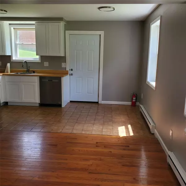 Montgomery, NY 12586,195 Plains RD #3