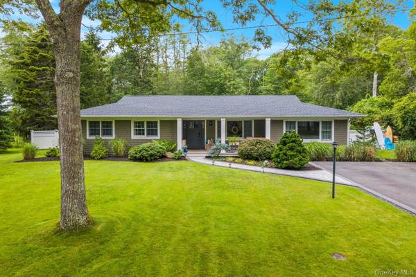 24 Canvasback LN, East Quogue, NY 11942
