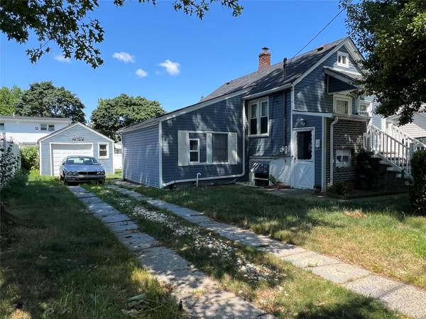 361 Sheridan ST, Westbury, NY 11590
