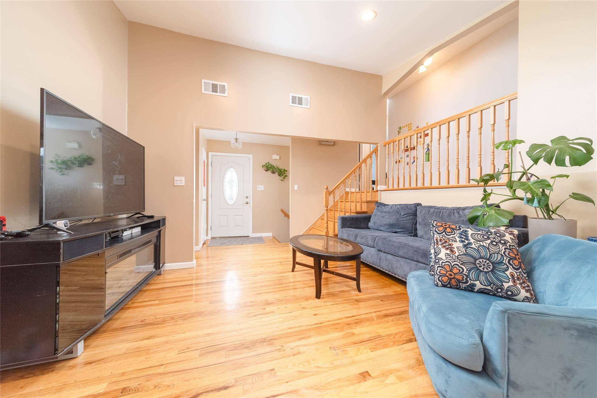 Plainview, NY 11803,98 Virginia AVE