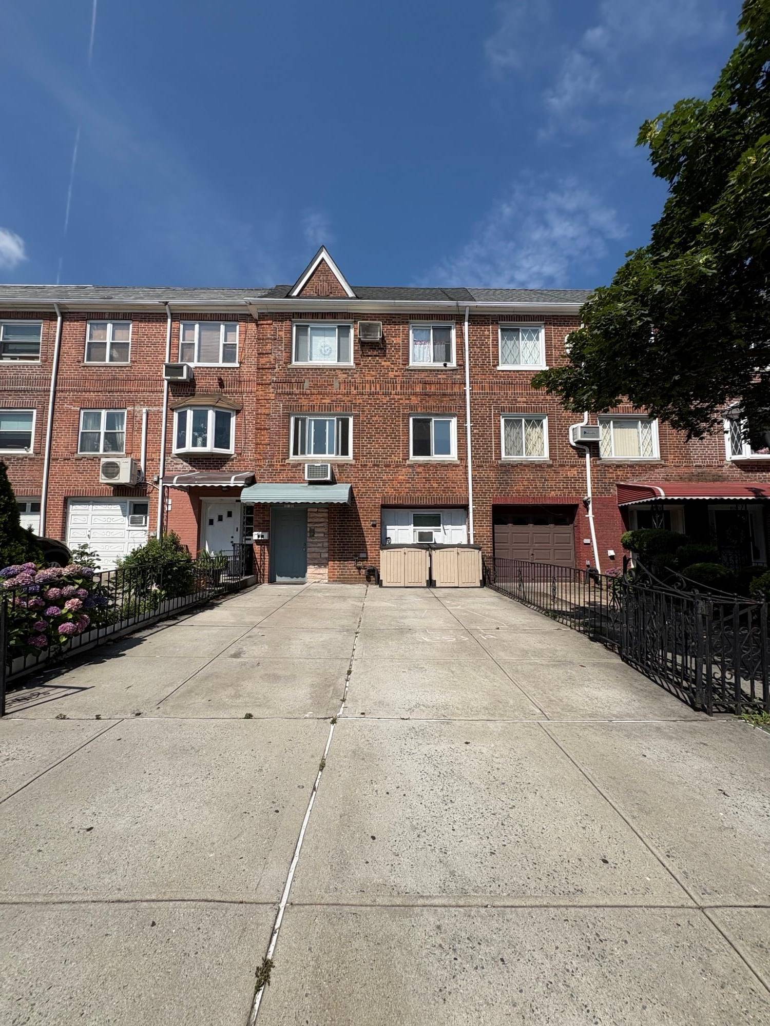 Elmhurst, NY 11370,2120 80th ST #1