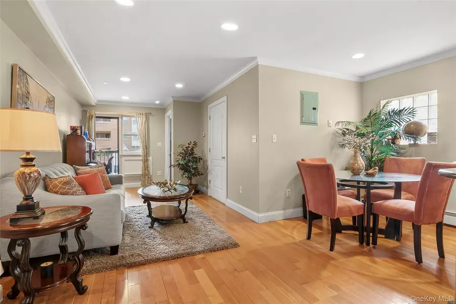 83-71 116th ST #4D, Kew Gardens, NY 11418