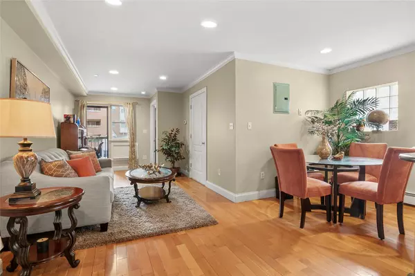 83-71 116th ST #4D, Kew Gardens, NY 11418