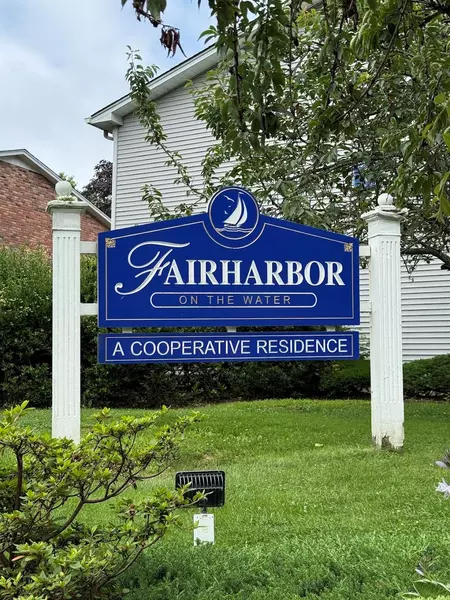 55 Fairharbor Dr #55, Patchogue, NY 11772