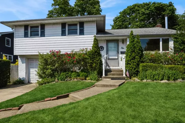 Farmingdale, NY 11735,10 Nancy DR