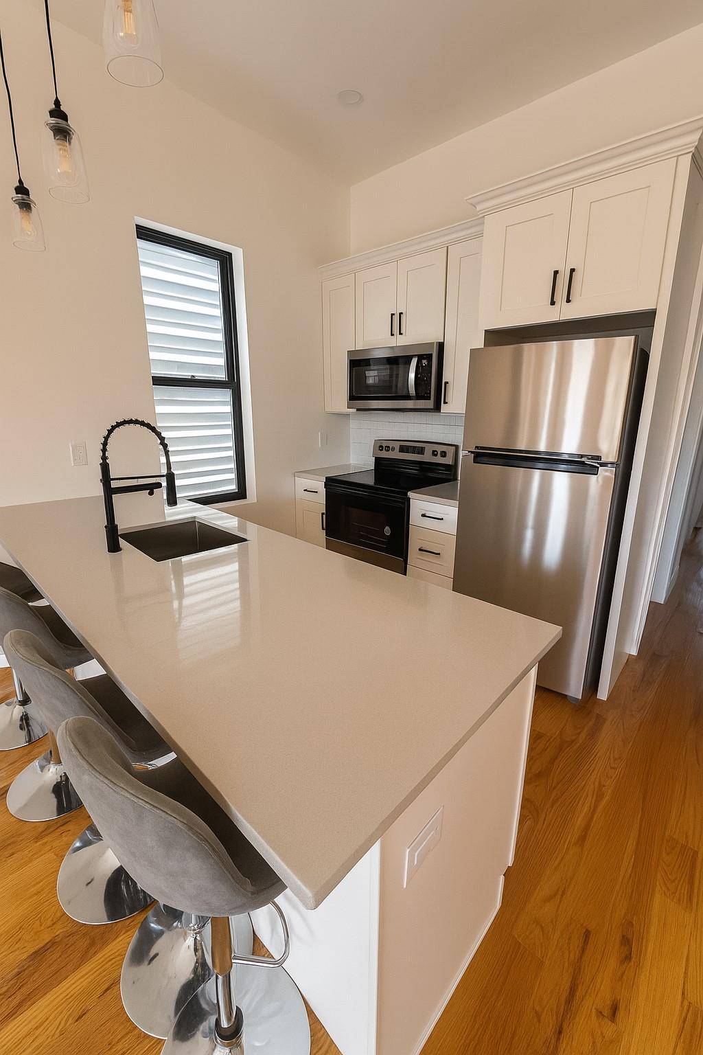 Brooklyn, NY 11208,21 Essex ST