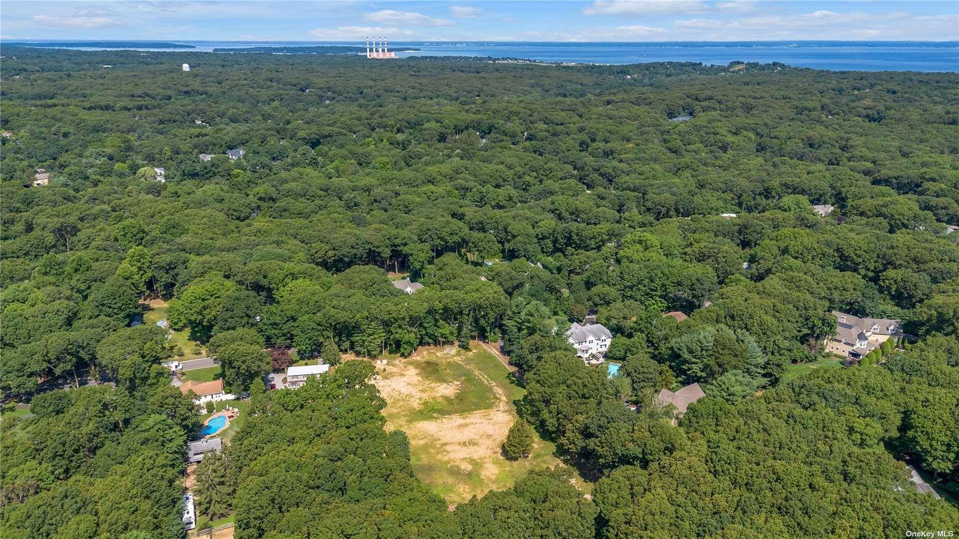 Northport, NY 11768,3 Heights RD