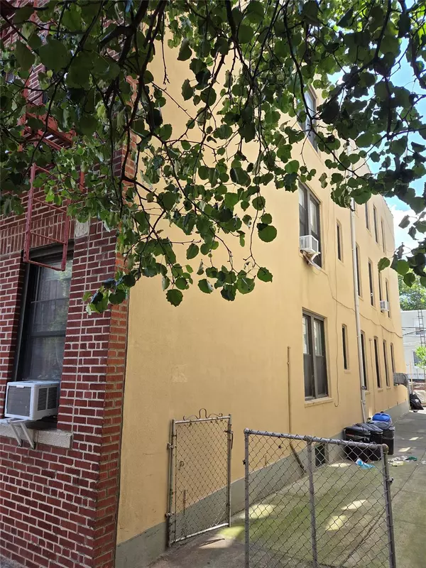 Sunnyside, NY 11104,48-42 41 ST