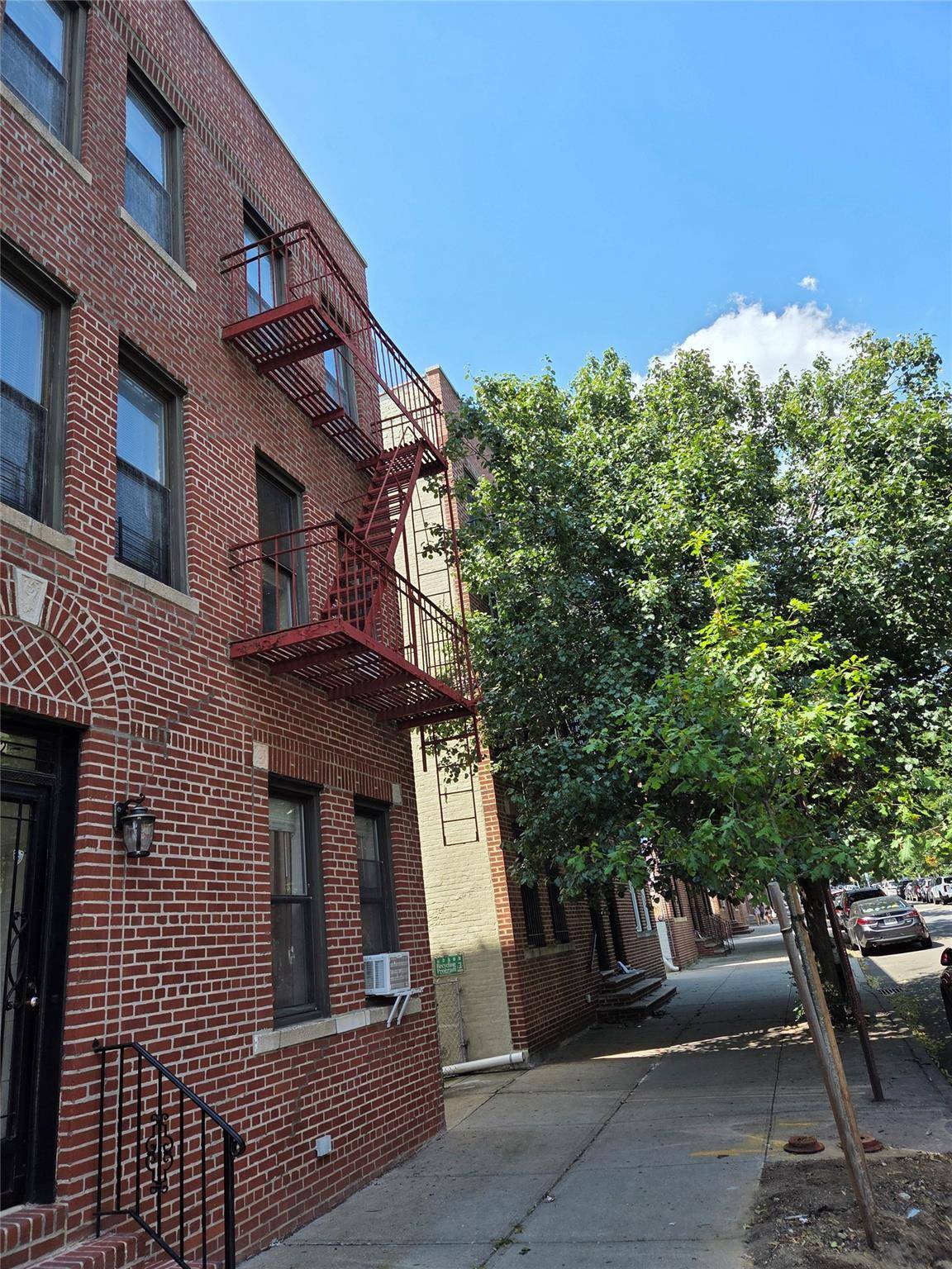 Sunnyside, NY 11104,48-42 41 ST