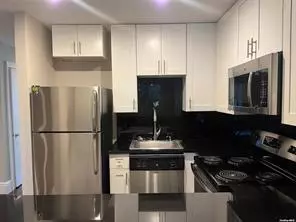 Cedarhurst, NY 11516,739 Chestnut ST #2nd Fl