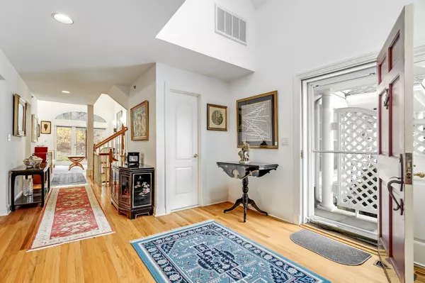 White Plains, NY 10605,14 Wyndham Close