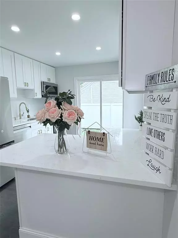 Brentwood, NY 11717,308 Hancock ST