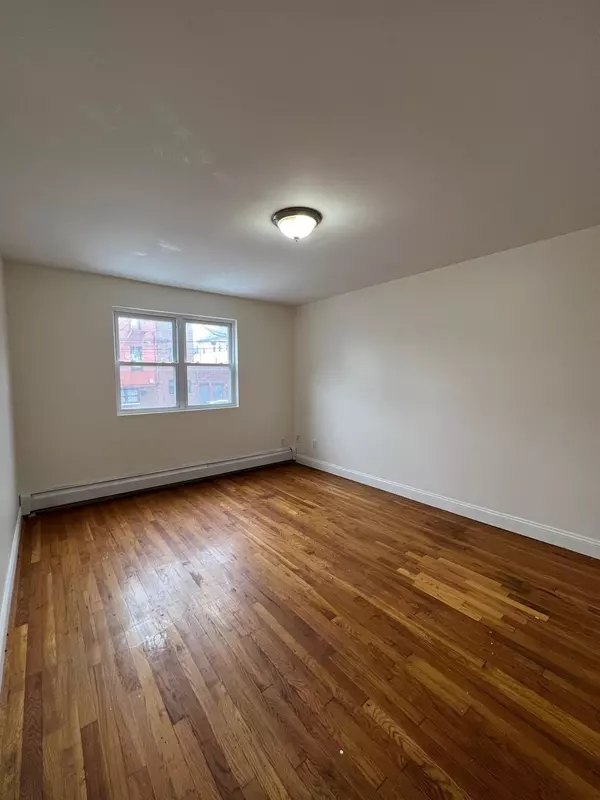 Bronx, NY 10466,4385 Wickham AVE #Unit 1
