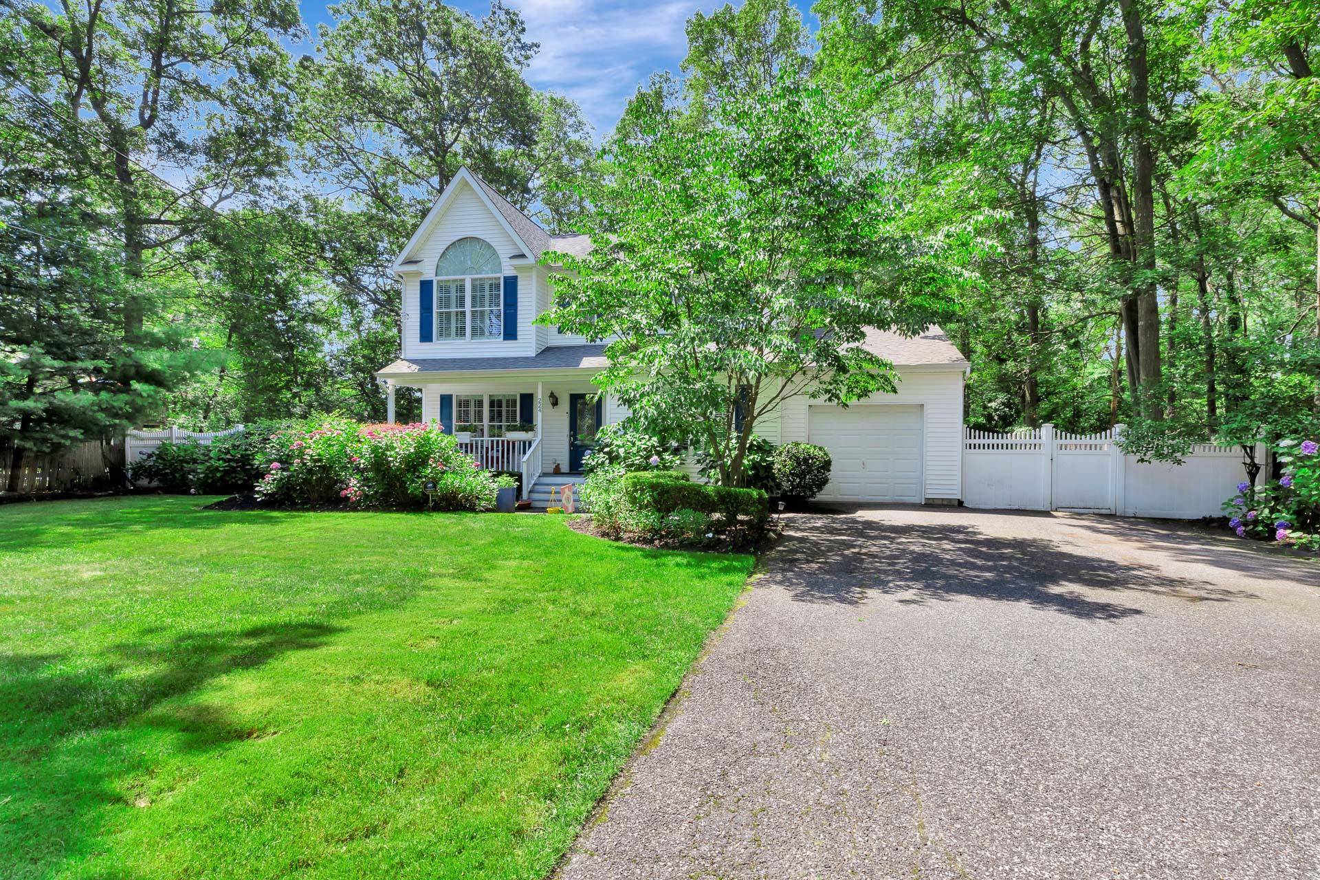 Shirley, NY 11967,224 Moriches Middle Island RD
