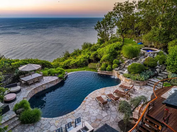 123 Cliff RD,  Wading River,  NY 11792