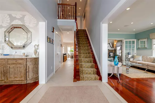 Long Beach, NY 11561,450 W Bay DR