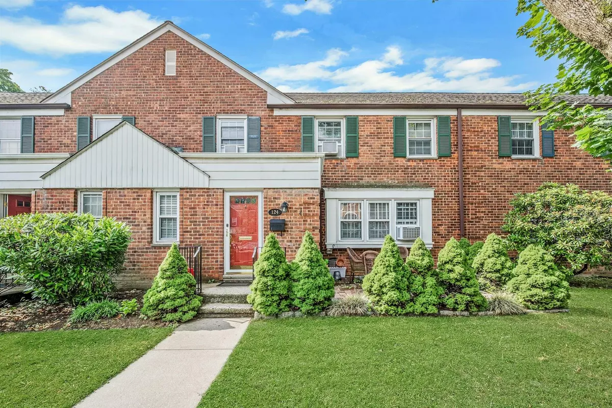 New Rochelle, NY 10801,124 Robins #124