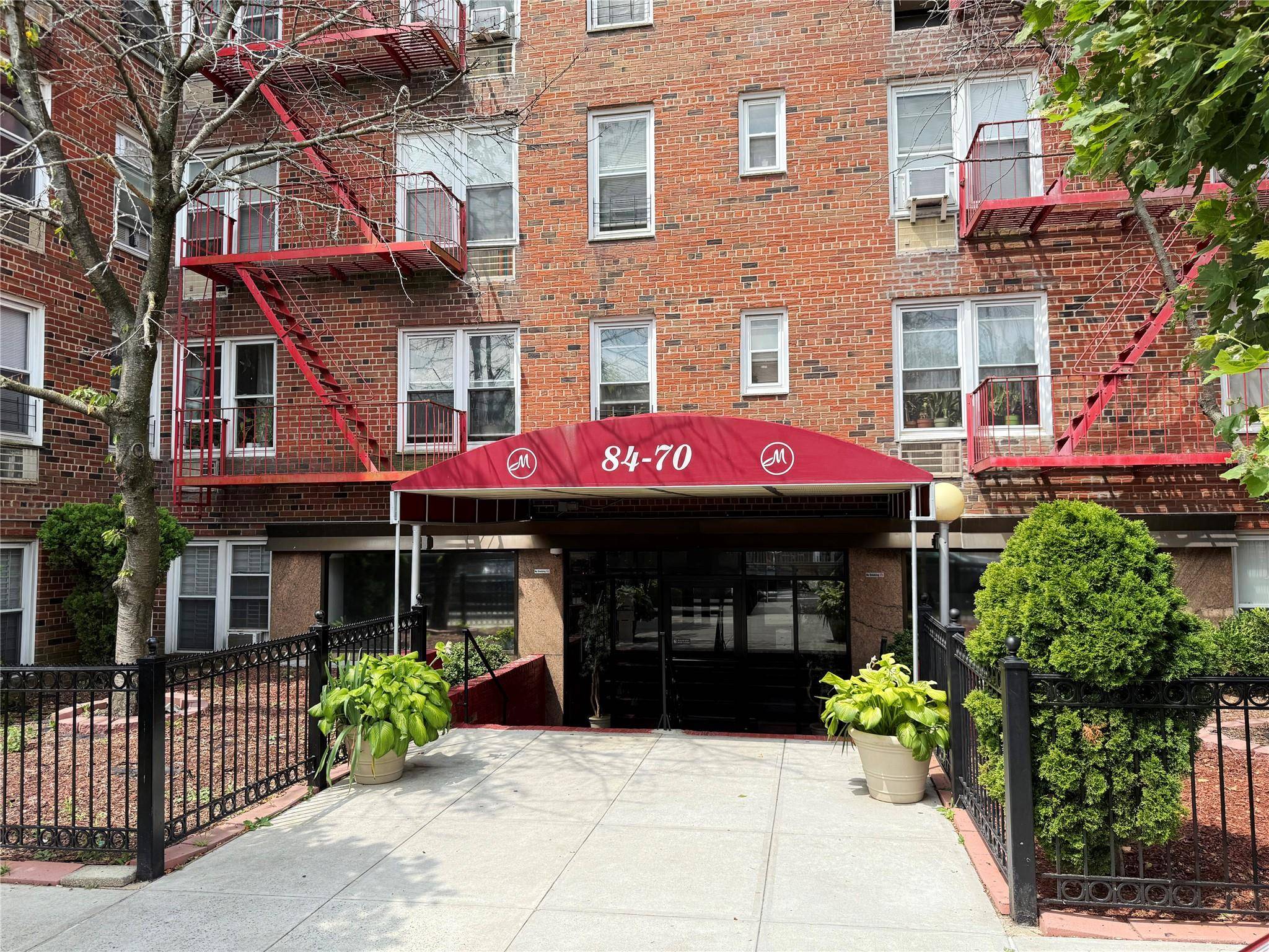Kew Gardens, NY 11415,84-70 129 ST #2J