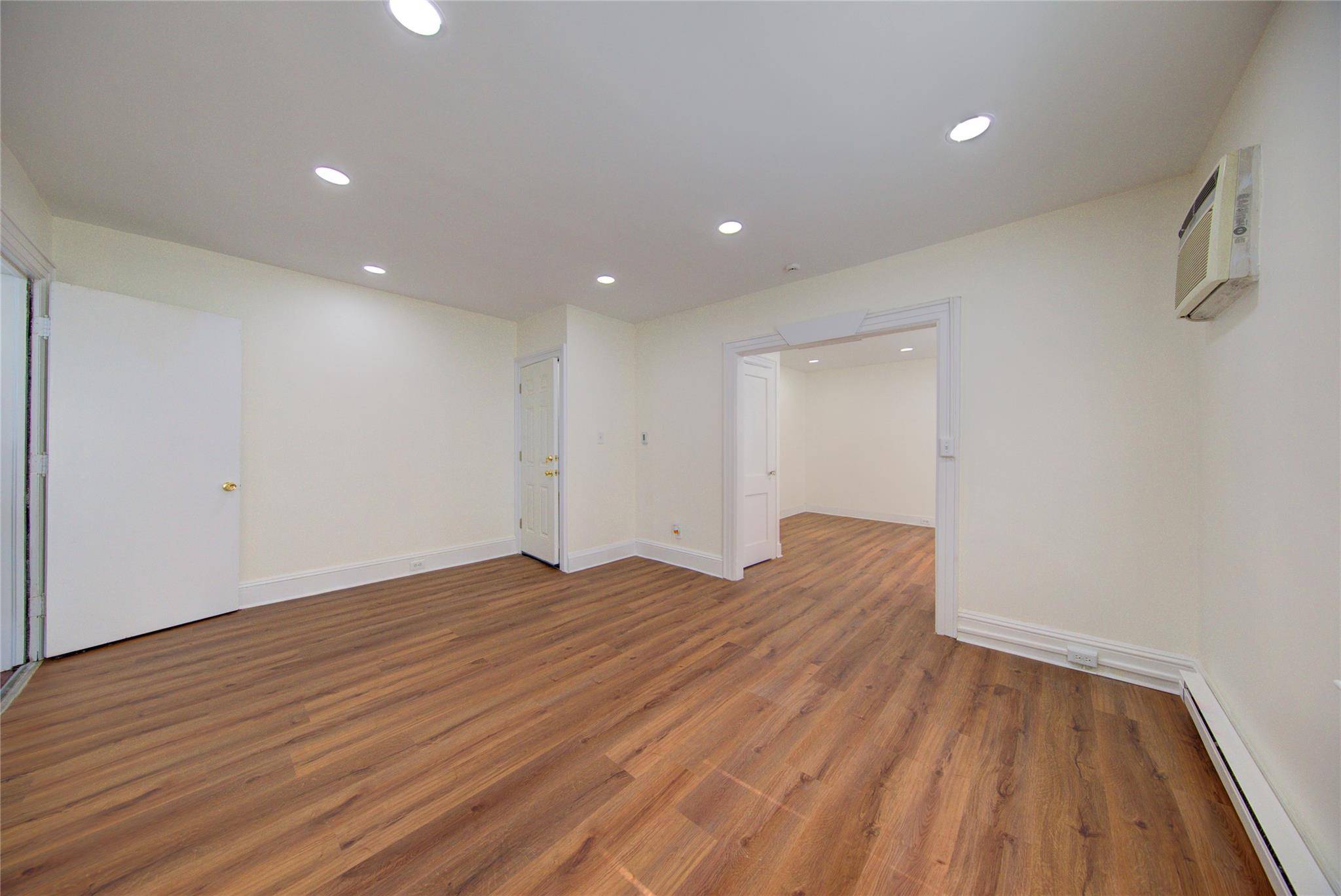 Floral Park, NY 11001,99 Elizabeth ST