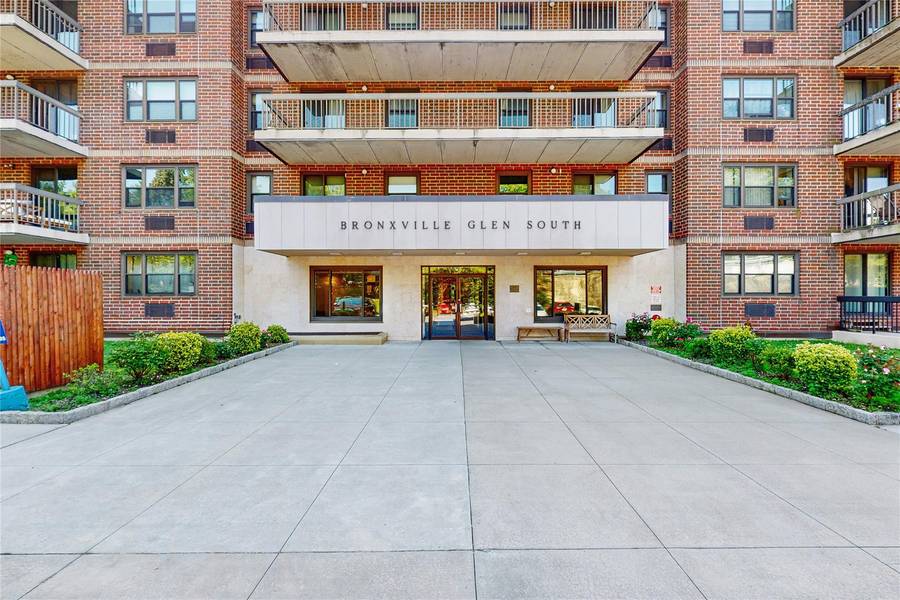 1376 Midland AVE #404, Bronxville, NY 10708
