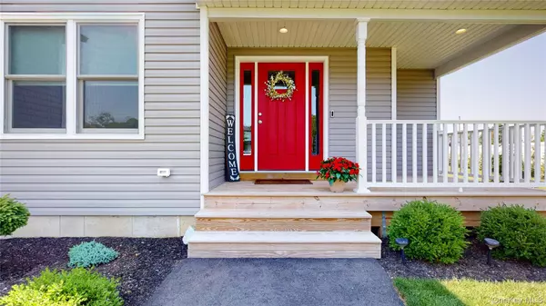 East Moriches, NY 11940,9 Shaw LN