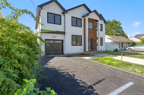 Plainview, NY 11023,11 Vernon ST