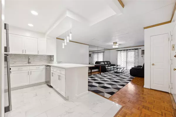 Fresh Meadows, NY 11366,75-22 Parsons BLVD #D2