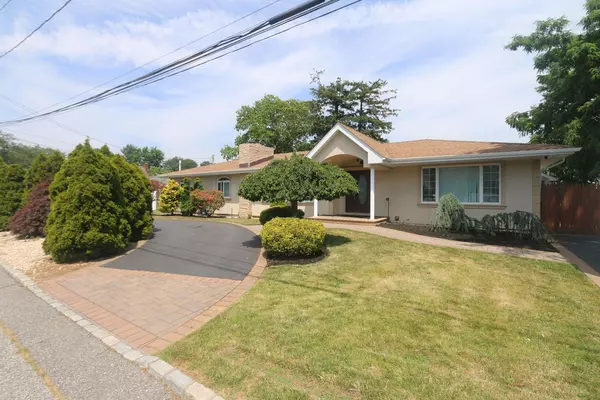 Lindenhurst, NY 11757,148 Spruce ST