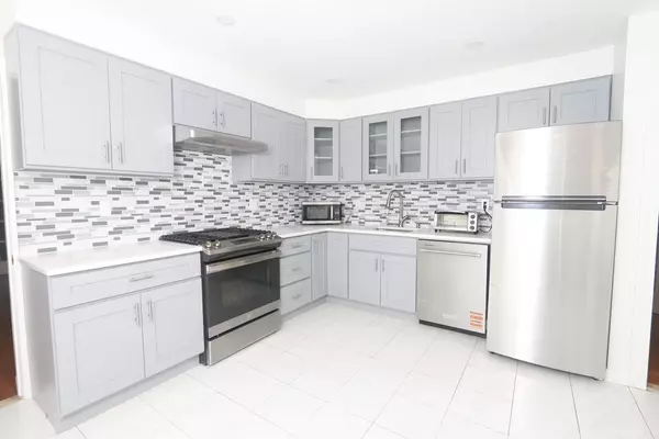 Lindenhurst, NY 11757,148 Spruce ST