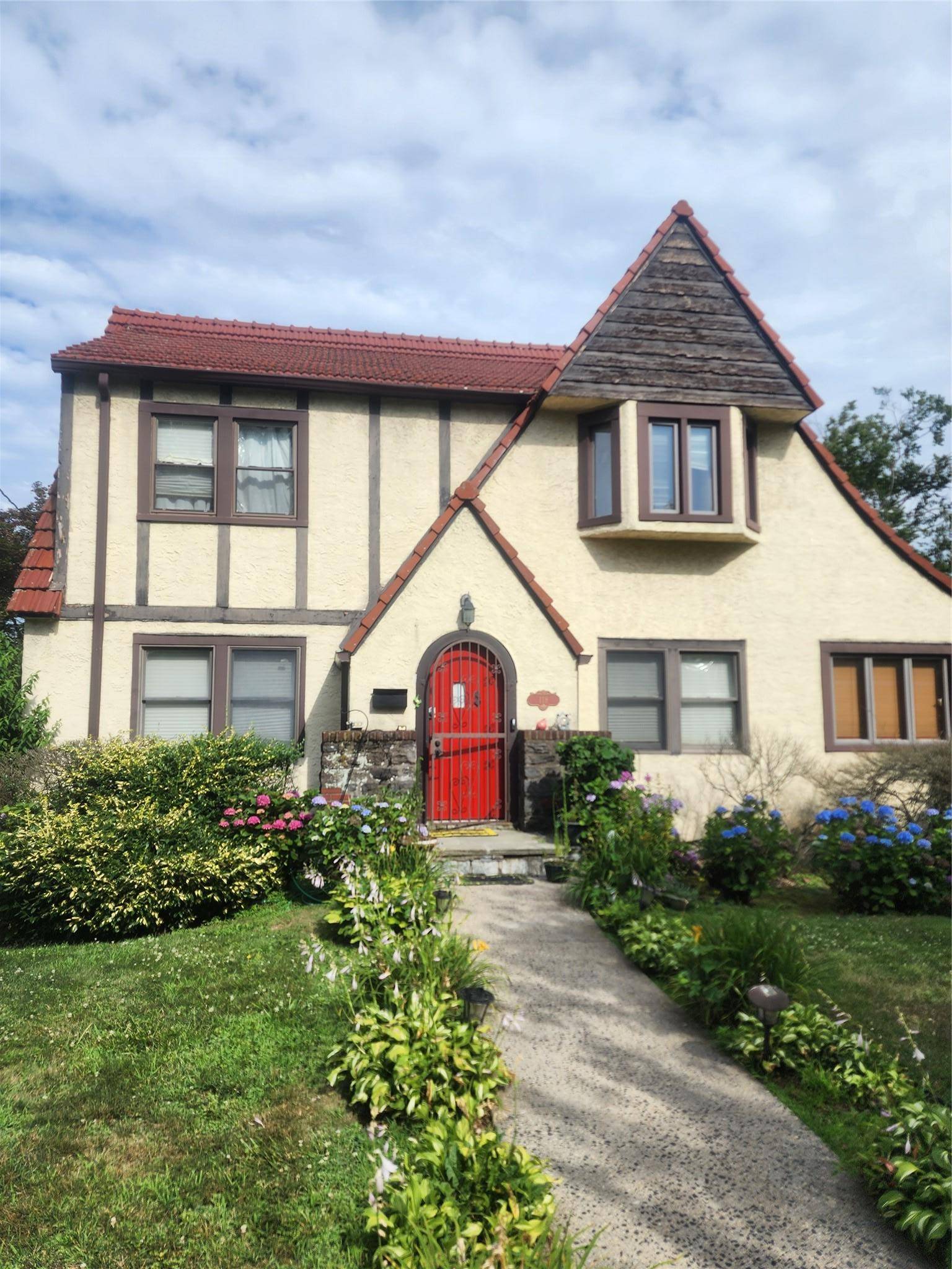 118 Carver TER, Yonkers, NY 10710