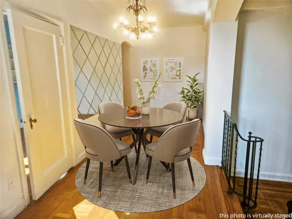 Jackson Heights, NY 11372,72-15 37th AVE #3H