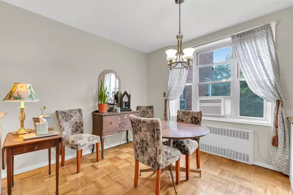 Bronx, NY 10471,5601 Riverdale AVE #7S