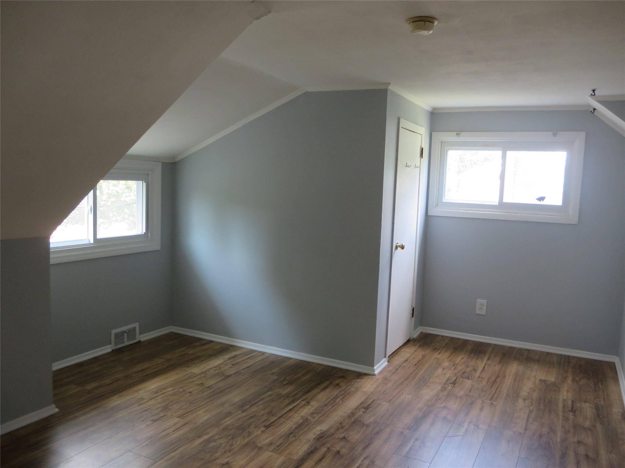 East Northport, NY 11731,3 Elgar ST