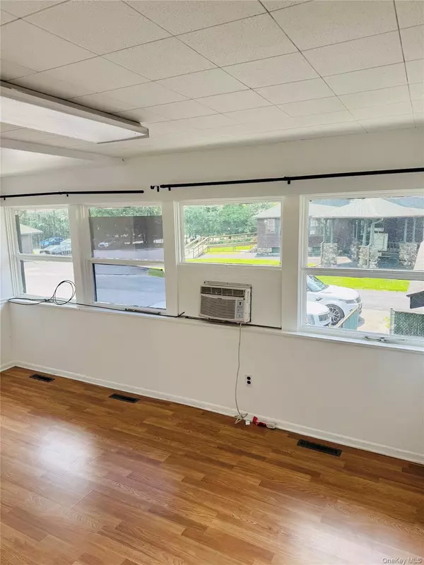 Middletown, NY 10940,40 Grove Street #205