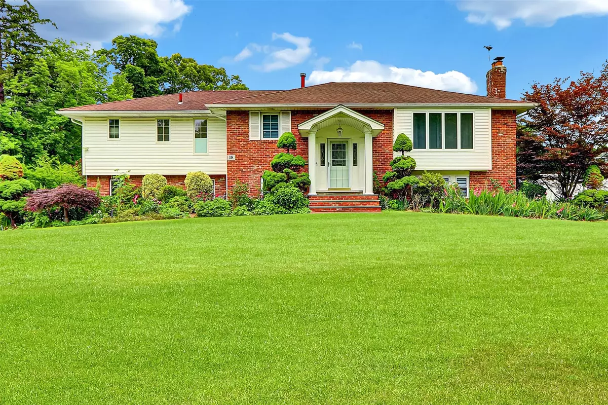 Dix Hills, NY 11746,18 Pashen PL