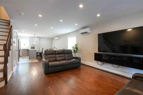 Bronx, NY 10473,250 Newman AVE