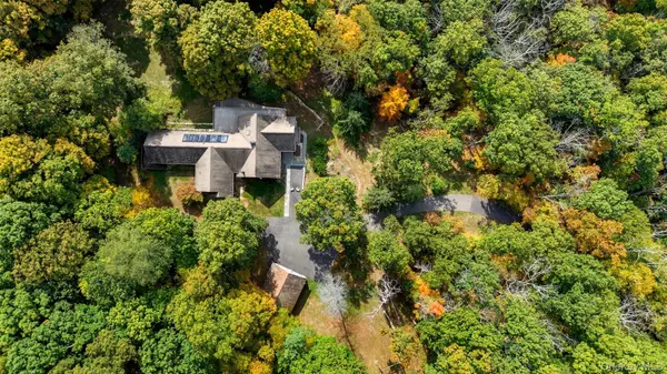 Pleasant Valley, NY 12569,12 Wolf LN