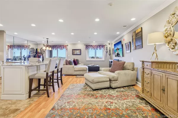 Nanuet, NY 10954,12 Omni Parc DR