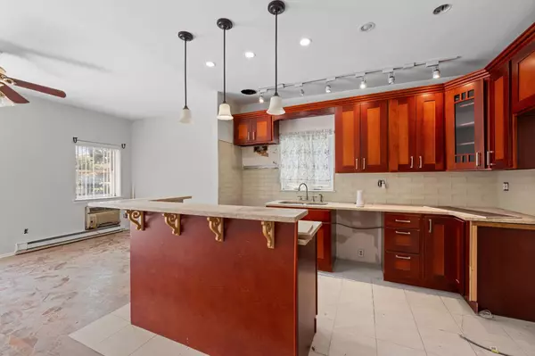 South Ozone Park, NY 11420,11501 Linden BLVD