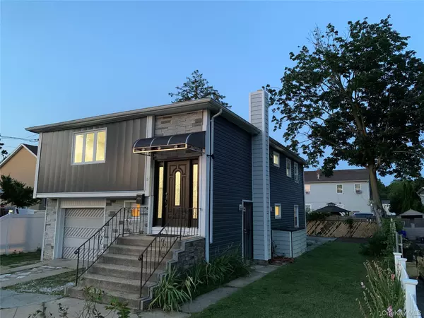 6 2nd PL, Roosevelt, NY 11575