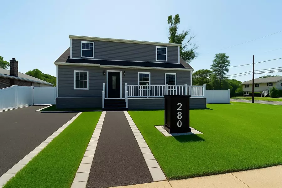 280 Neptune AVE, West Babylon, NY 11704