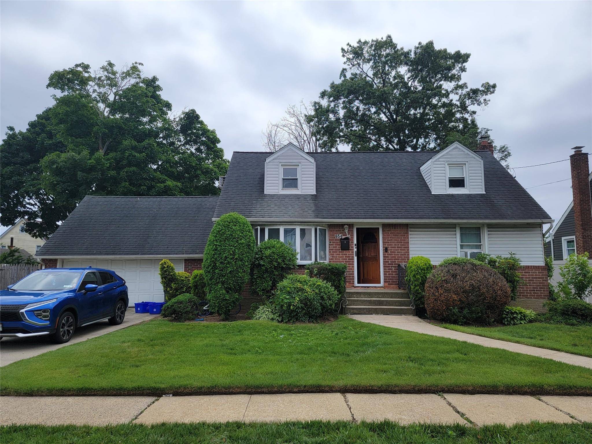 654 Maude ST, South Hempstead, NY 11550
